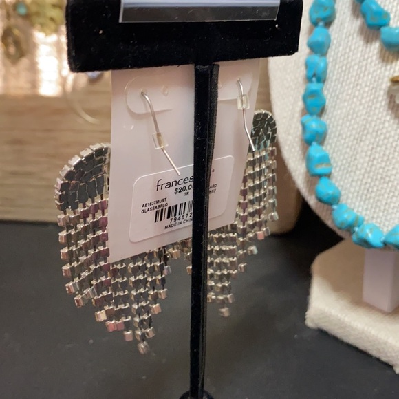 Statement heart rhinestone earrings - Picture 3 of 3